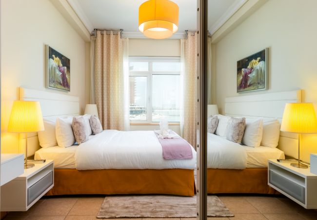 Apartment in Dubai - Spacious Apt w/ Sea View on The Palm Apartment in Dubai - Spacious Apt w/ Sea View on The Palm