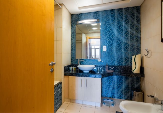 Apartment in Dubai - Spacious Apt w/ Sea View on The Palm Apartment in Dubai - Spacious Apt w/ Sea View on The Palm