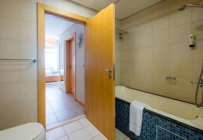 Apartment in Dubai - Spacious Apt w/ Sea View on The Palm Apartment in Dubai - Spacious Apt w/ Sea View on The Palm