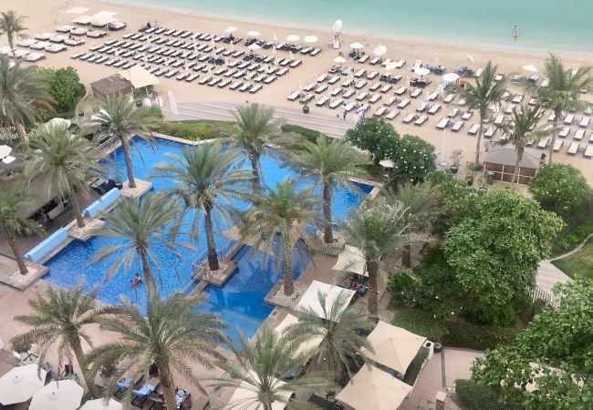 Apartment in Dubai - Spacious Apt w/ Sea View on The Palm Apartment in Dubai - Spacious Apt w/ Sea View on The Palm