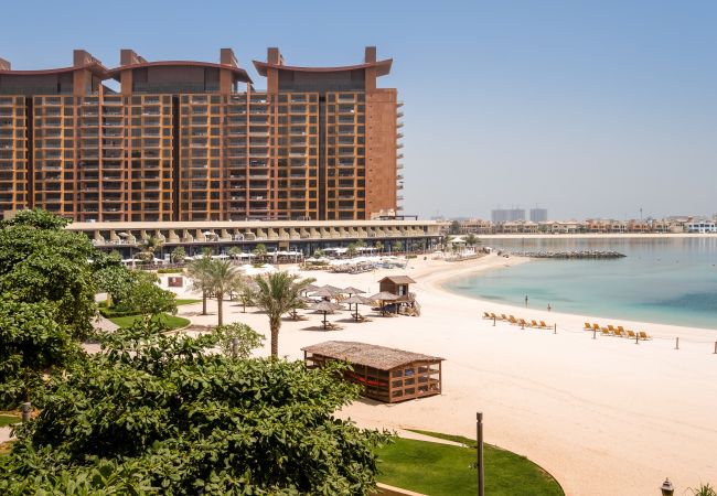 Apartment in Dubai - Spacious Apt w/ Sea View on The Palm Apartment in Dubai - Spacious Apt w/ Sea View on The Palm