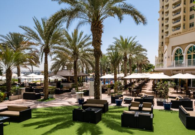 Apartment in Dubai - Spacious Apt w/ Sea View on The Palm Apartment in Dubai - Spacious Apt w/ Sea View on The Palm