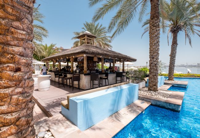 Apartment in Dubai - Spacious Apt w/ Sea View on The Palm Apartment in Dubai - Spacious Apt w/ Sea View on The Palm