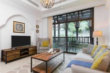 Apartment in Dubai - Luxury Arabian Inspired Apt in Downtown...