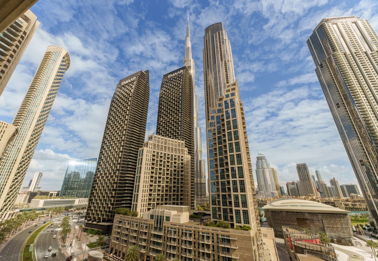 Apartment in Dubai - Superb Apt w/ Burj Khalifa, Fountain & Opera Vws