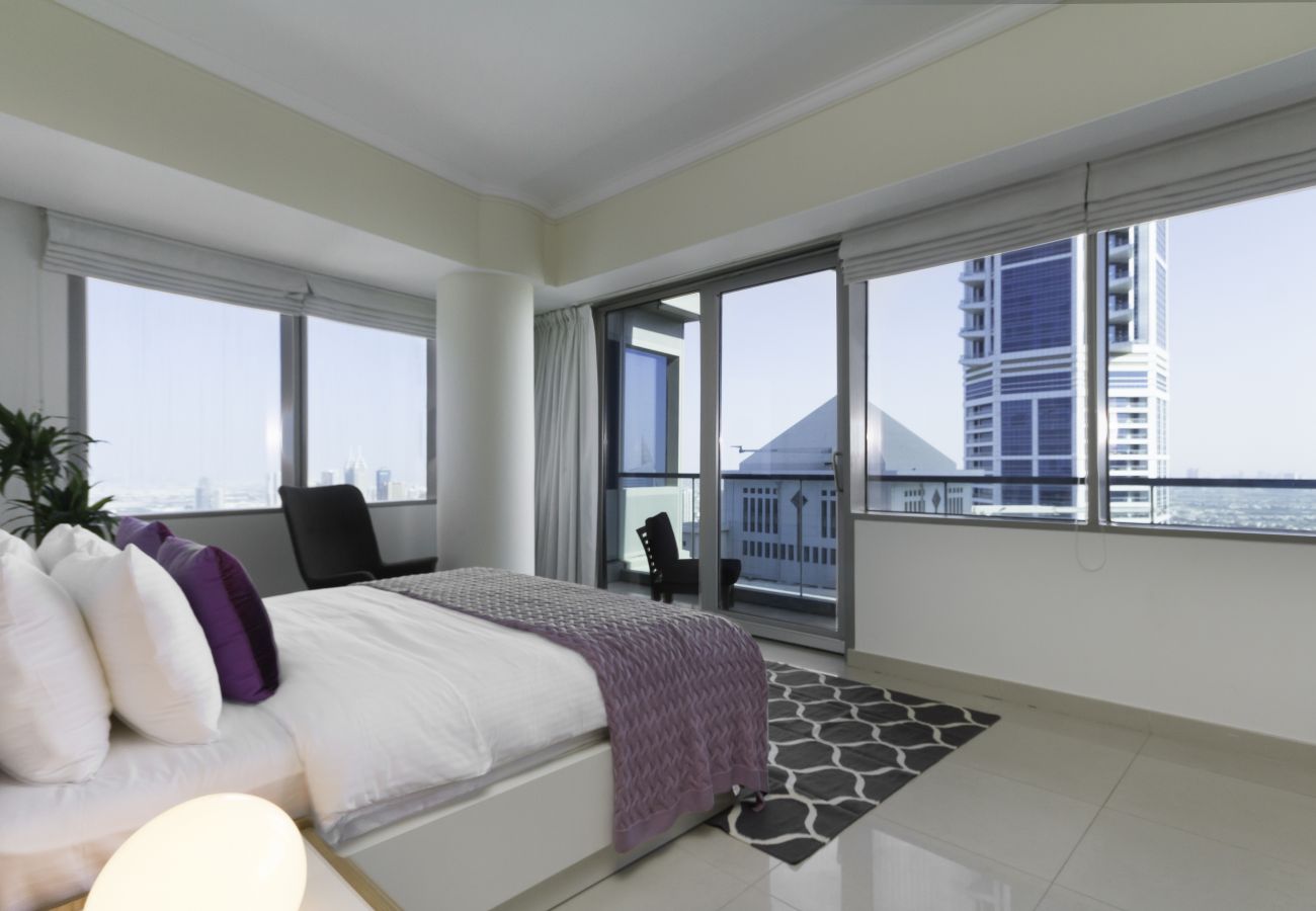 Apartment in Dubai - Spacious & Stylish Apt Beside Beach in Dubai Marina