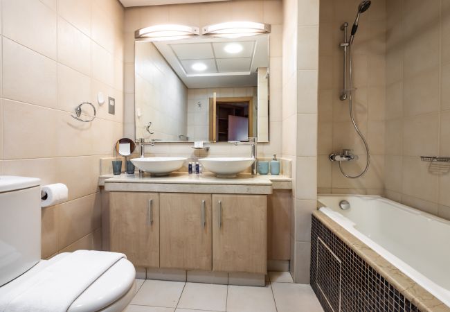 Apartment in Dubai - Luxury Apt on The Palm w/ Sea View & Beach Access Apartment in Dubai - Luxury Apt on The Palm w/ Sea View & Beach Access