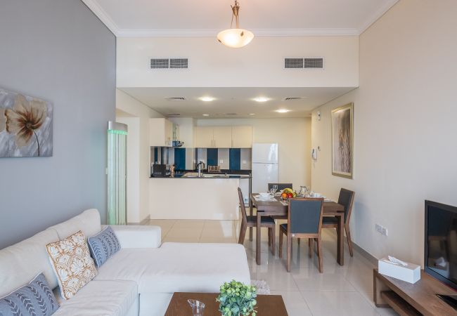 Apartment in Dubai - Chic Marina Apt w/ Palm Jumeirah & Sea Views  Apartment in Dubai - Chic Marina Apt w/ Palm Jumeirah & Sea Views
