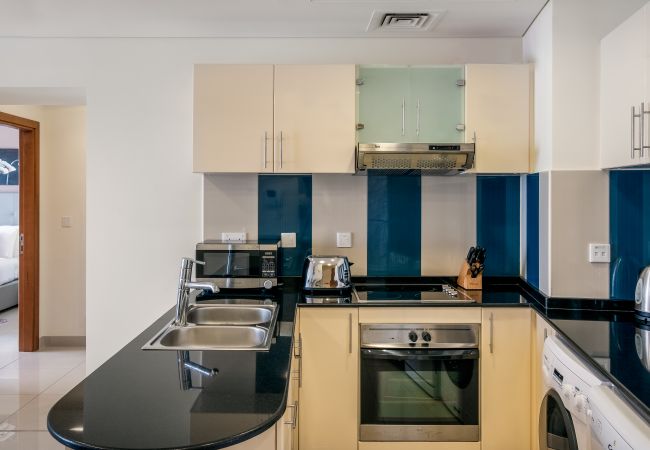Apartment in Dubai - Chic Marina Apt w/ Palm Jumeirah & Sea Views  Apartment in Dubai - Chic Marina Apt w/ Palm Jumeirah & Sea Views