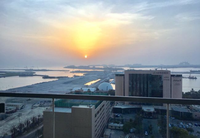 Apartment in Dubai - Chic Marina Apt w/ Palm Jumeirah & Sea Views  Apartment in Dubai - Chic Marina Apt w/ Palm Jumeirah & Sea Views