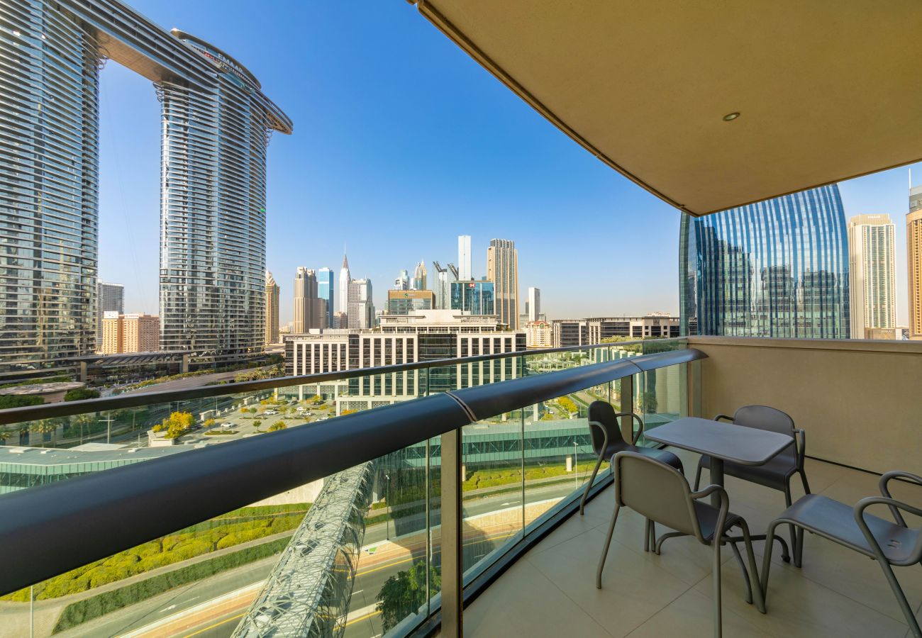 Apartment in Dubai - 5* Apt in Architectural Marvel of Dubai