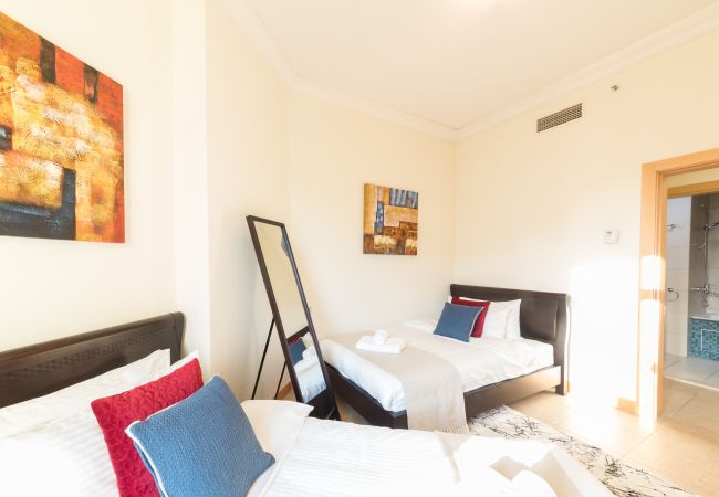 Apartment in Dubai - Spacious Luxury Apt on The Palm w/ Beach Access Apartment in Dubai - Spacious Luxury Apt on The Palm w/ Beach Access