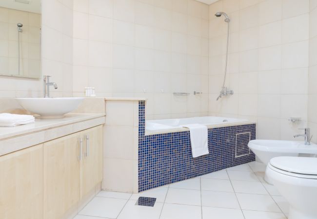 Apartment in Dubai - Spacious Luxury Apt on The Palm w/ Beach Access Apartment in Dubai - Spacious Luxury Apt on The Palm w/ Beach Access