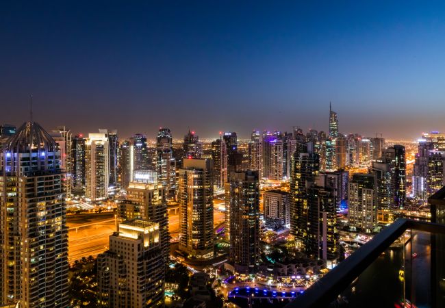 Apartment in Dubai - Vibrant Luxury Apt w/ Stunning Marina Views Apartment in Dubai - Vibrant Luxury Apt w/ Stunning Marina Views