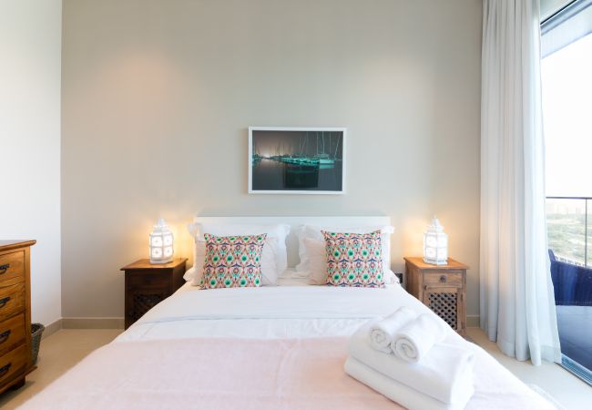 Apartment in Dubai - Vibrant Luxury Apt w/ Stunning Marina Views Apartment in Dubai - Vibrant Luxury Apt w/ Stunning Marina Views