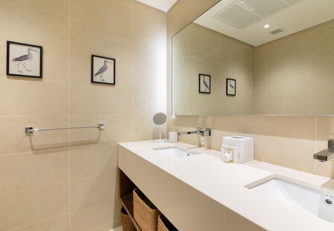 Apartment in Dubai - Vibrant Luxury Apt w/ Stunning Marina Views Apartment in Dubai - Vibrant Luxury Apt w/ Stunning Marina Views