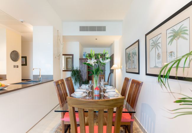 Apartment in Dubai - Vibrant Luxury Apt w/ Stunning Marina Views Apartment in Dubai - Vibrant Luxury Apt w/ Stunning Marina Views