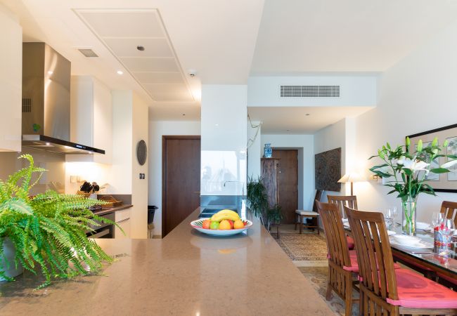 Apartment in Dubai - Vibrant Luxury Apt w/ Stunning Marina Views Apartment in Dubai - Vibrant Luxury Apt w/ Stunning Marina Views