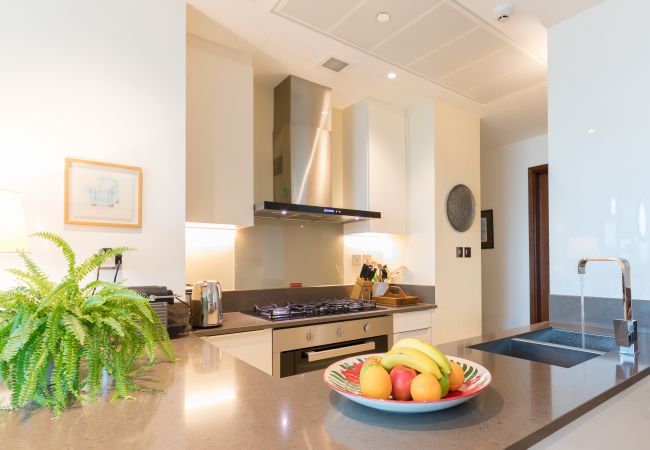 Apartment in Dubai - Vibrant Luxury Apt w/ Stunning Marina Views Apartment in Dubai - Vibrant Luxury Apt w/ Stunning Marina Views