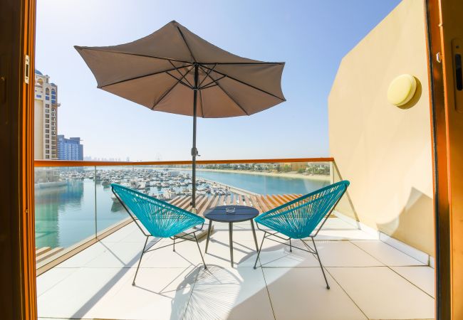 Apartment in Dubai - Stunning Studio w/ Palm Marina Views from Balcony Apartment in Dubai - Stunning Studio w/ Palm Marina Views from Balcony