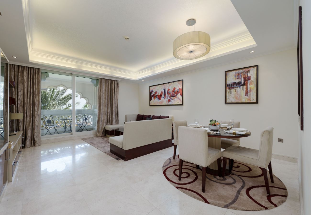 Apartment in Dubai - Charming Apt with Arabesque Sea View on the Palm Jumeirah