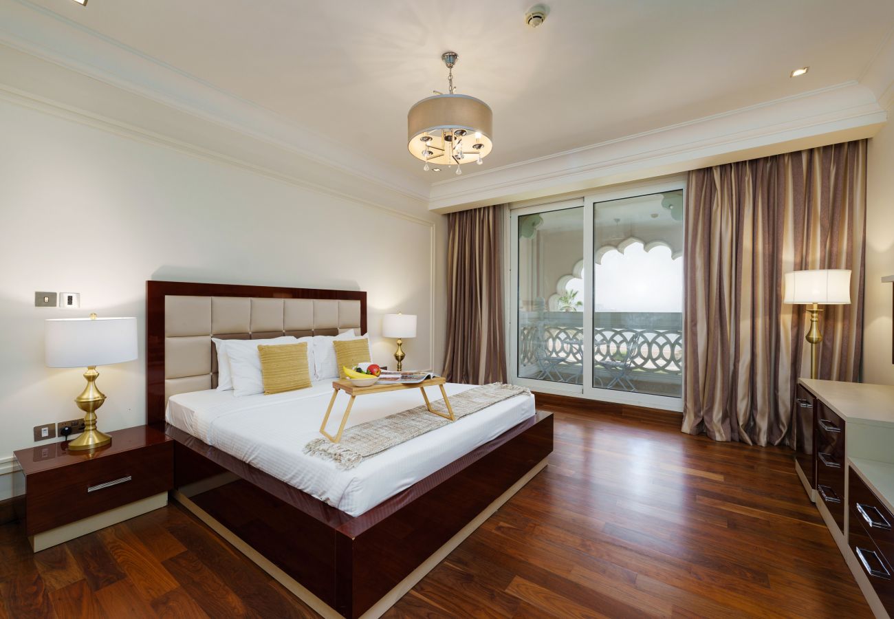 Apartment in Dubai - Charming Apt with Arabesque Sea View on the Palm Jumeirah