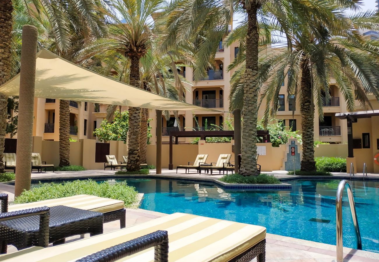Apartment in Dubai - Luxury Living Next to Dubai Mall & Burj Khalifa