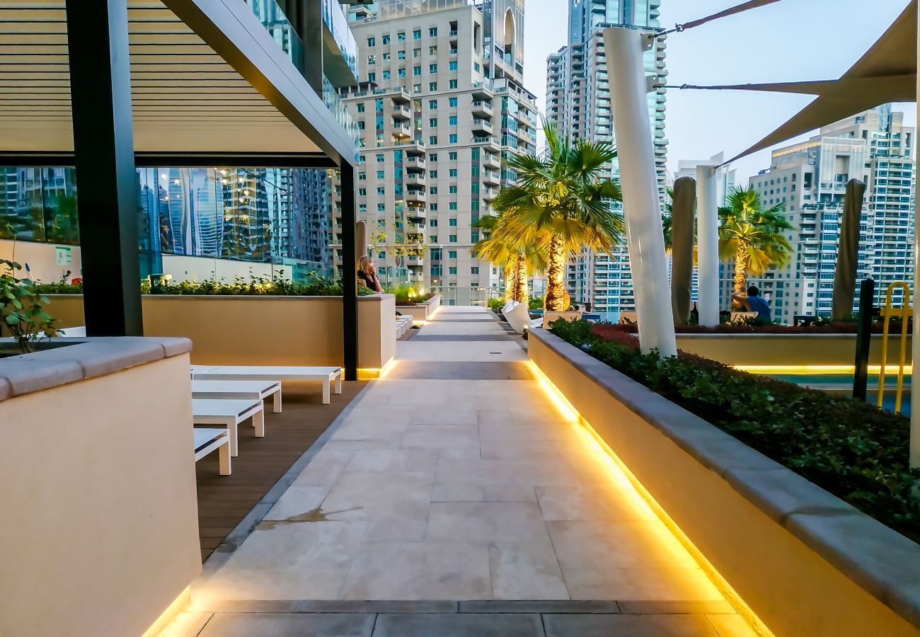 Apartment in Dubai - Stylish Luxe Apt in Dubai Marina nxt to Beach