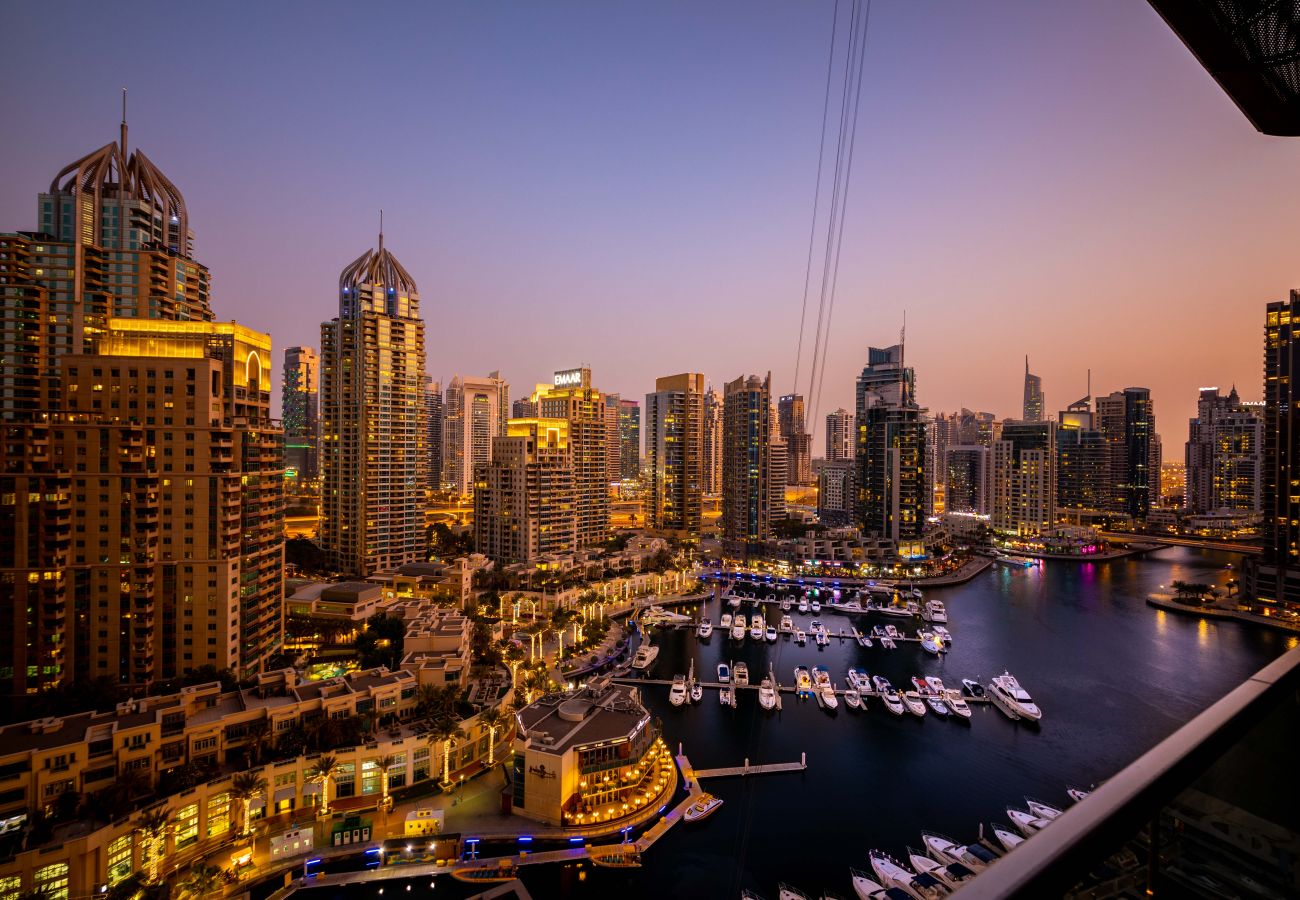 Apartment in Dubai - Experience the Best of Dubai in Marina Gate