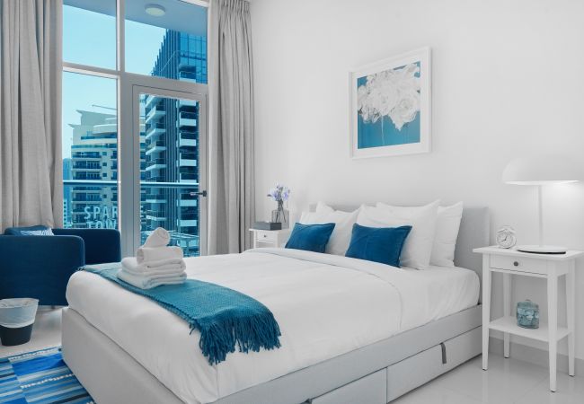 Apartment in Dubai - Beautiful Chic Apt w/Full Marina View Nxt 2 Beach  Apartment in Dubai - Beautiful Chic Apt w/Full Marina View Nxt 2 Beach