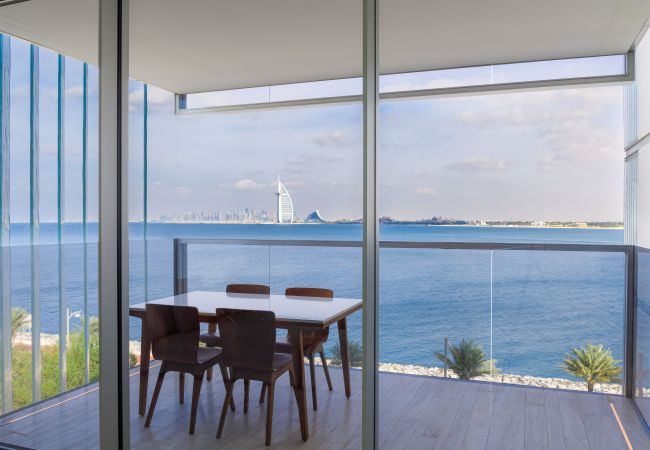 Apartment in Dubai - Designer Apt w/Full Sea Vw & World-Class Facilities Apartment in Dubai - Designer Apt w/Full Sea Vw & World-Class Facilities