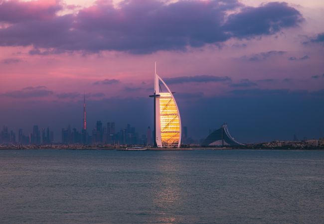 Apartment in Dubai - Designer Apt w/Full Sea Vw & World-Class Facilities Apartment in Dubai - Designer Apt w/Full Sea Vw & World-Class Facilities