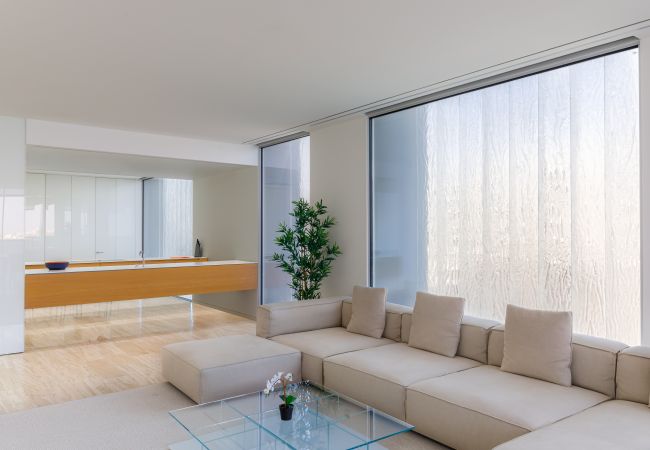 Apartment in Dubai - Designer Apt w/Full Sea Vw & World-Class Facilities Apartment in Dubai - Designer Apt w/Full Sea Vw & World-Class Facilities