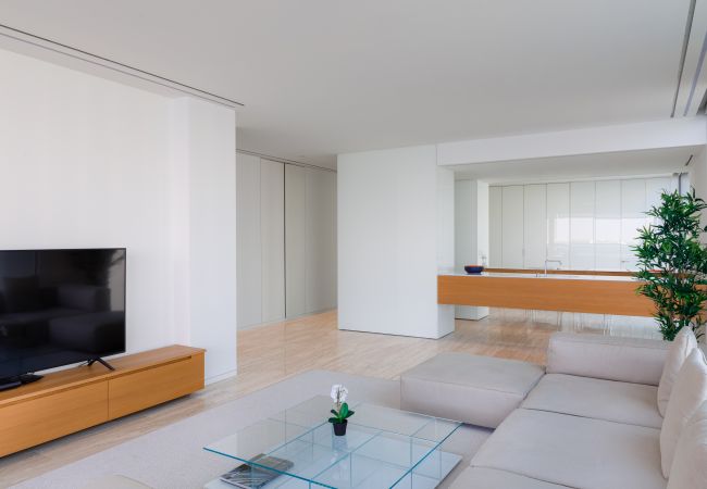 Apartment in Dubai - Designer Apt w/Full Sea Vw & World-Class Facilities Apartment in Dubai - Designer Apt w/Full Sea Vw & World-Class Facilities