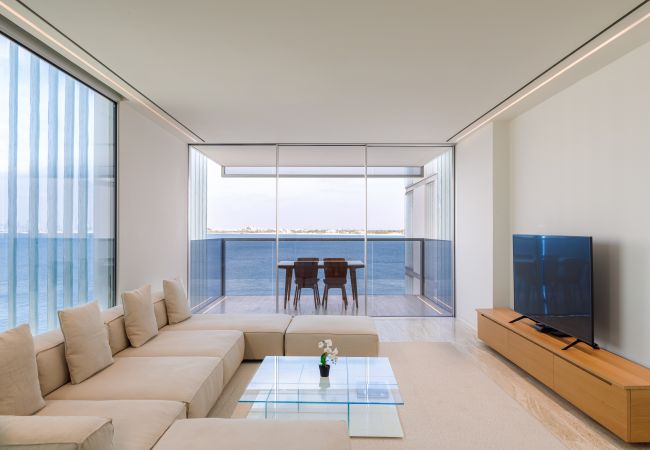 Apartment in Dubai - Designer Apt w/Full Sea Vw & World-Class Facilities Apartment in Dubai - Designer Apt w/Full Sea Vw & World-Class Facilities