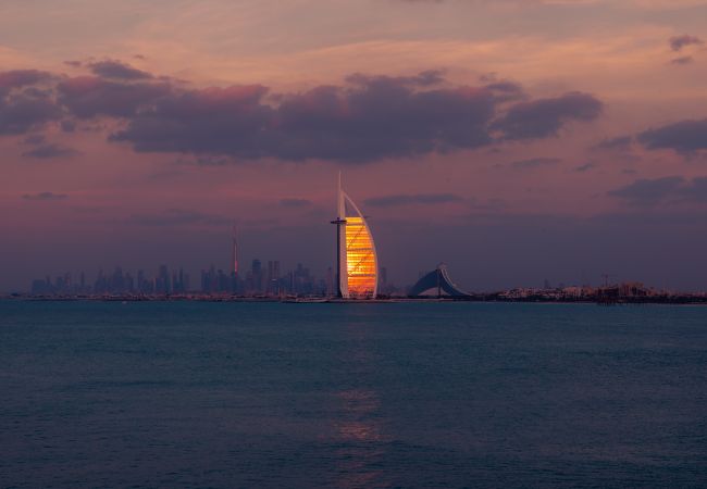 Apartment in Dubai - Designer Apt w/Full Sea Vw & World-Class Facilities Apartment in Dubai - Designer Apt w/Full Sea Vw & World-Class Facilities