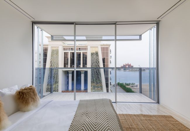Apartment in Dubai - Designer Apt w/Full Sea Vw & World-Class Facilities Apartment in Dubai - Designer Apt w/Full Sea Vw & World-Class Facilities