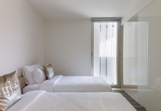 Apartment in Dubai - Designer Apt w/Full Sea Vw & World-Class Facilities Apartment in Dubai - Designer Apt w/Full Sea Vw & World-Class Facilities