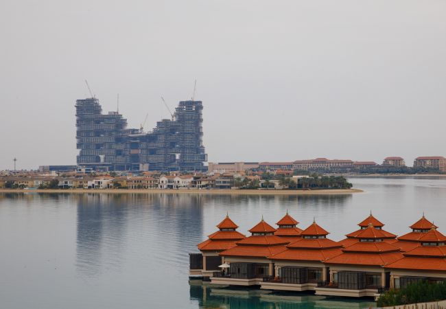Apartment in Dubai - Designer Apt w/Full Sea Vw & World-Class Facilities Apartment in Dubai - Designer Apt w/Full Sea Vw & World-Class Facilities