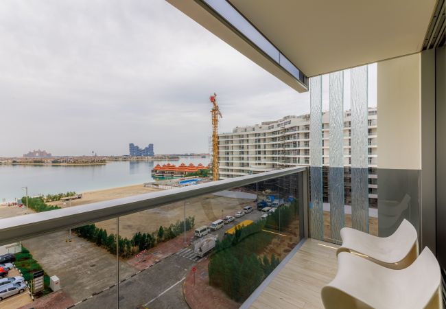 Apartment in Dubai - Designer Apt w/Full Sea Vw & World-Class Facilities Apartment in Dubai - Designer Apt w/Full Sea Vw & World-Class Facilities