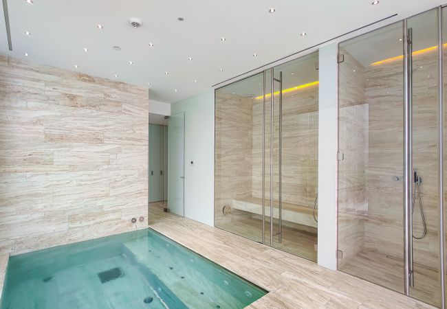 Apartment in Dubai - Designer Apt w/Full Sea Vw & World-Class Facilities Apartment in Dubai - Designer Apt w/Full Sea Vw & World-Class Facilities