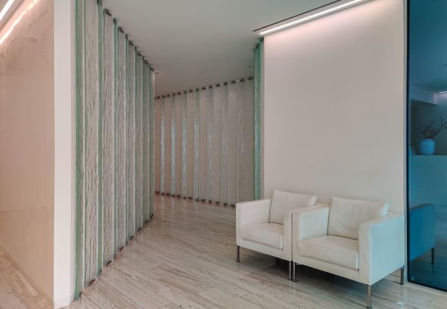 Apartment in Dubai - Designer Apt w/Full Sea Vw & World-Class Facilities Apartment in Dubai - Designer Apt w/Full Sea Vw & World-Class Facilities