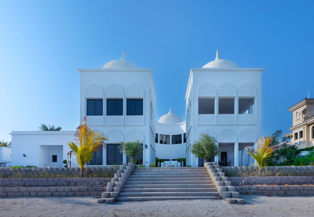 Villa in Dubai - 5* Villa w/ Private Pool/Beach on Palm Jumeirah