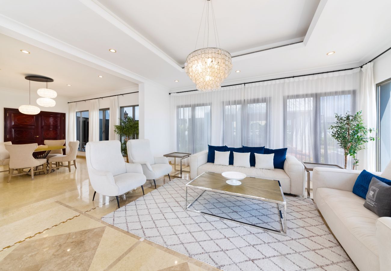 Villa in Dubai - 5* Villa w/ Private Pool/Beach on Palm Jumeirah