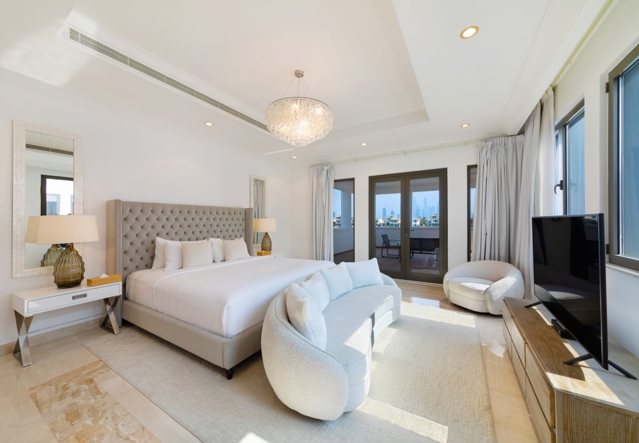 Villa in Dubai - 5* Villa w/ Private Pool/Beach on Palm Jumeirah