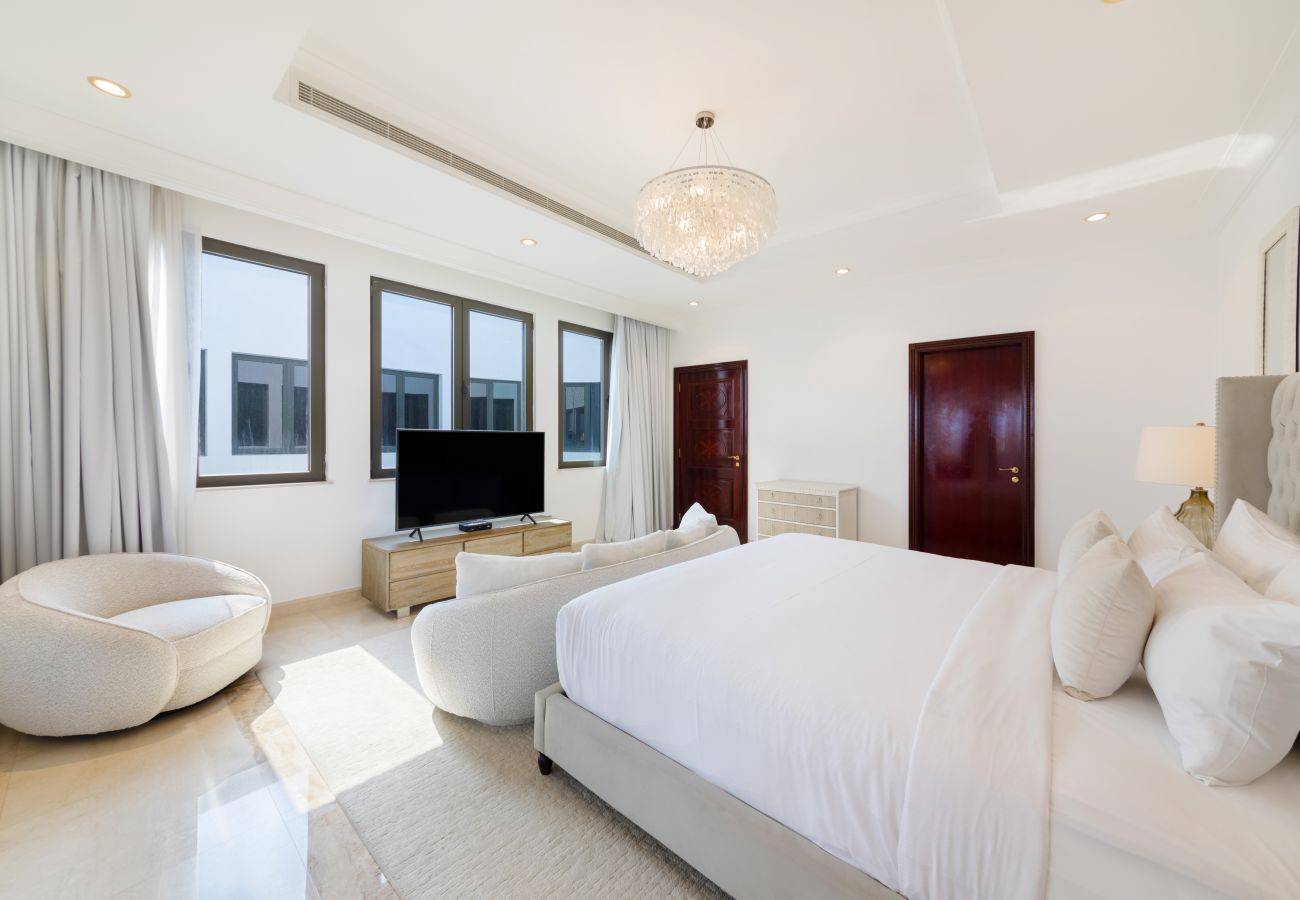 Villa in Dubai - 5* Villa w/ Private Pool/Beach on Palm Jumeirah