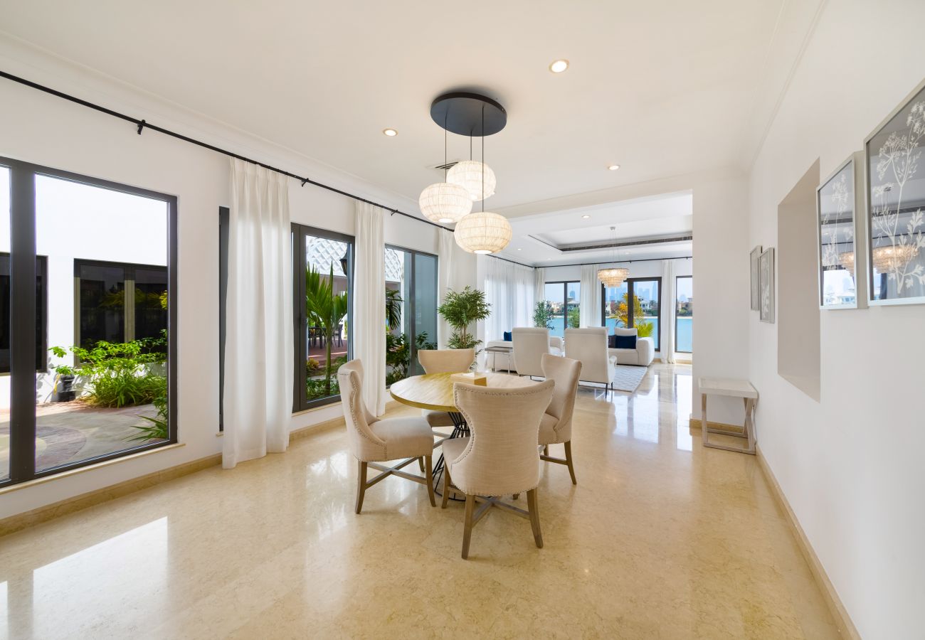 Villa in Dubai - 5* Villa w/ Private Pool/Beach on Palm Jumeirah