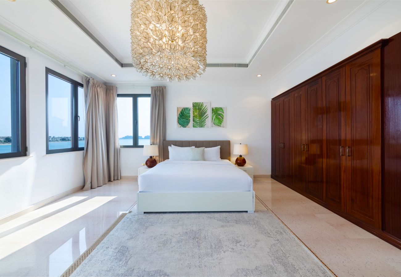 Villa in Dubai - 5* Villa w/ Private Pool/Beach on Palm Jumeirah