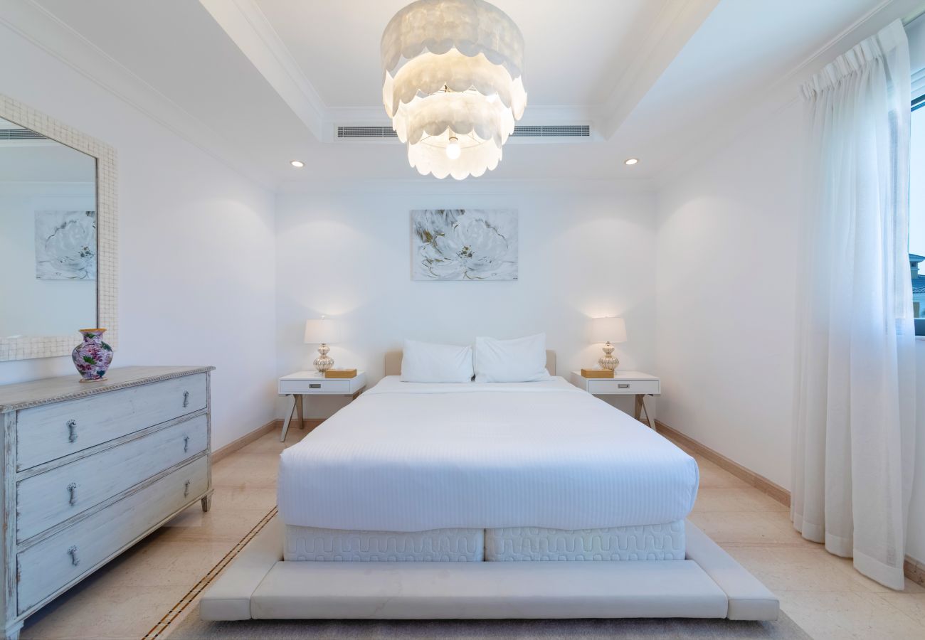 Villa in Dubai - 5* Villa w/ Private Pool/Beach on Palm Jumeirah