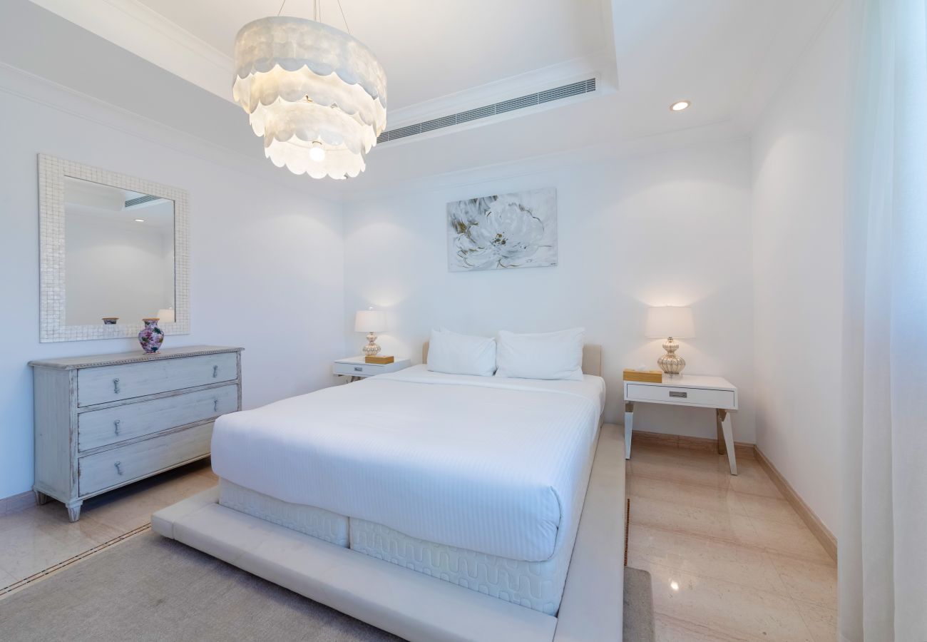 Villa in Dubai - 5* Villa w/ Private Pool/Beach on Palm Jumeirah